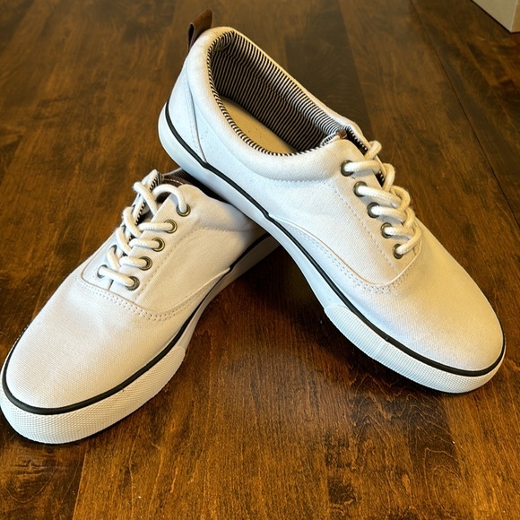 Men’s sneakers. - Picture 5 of 7